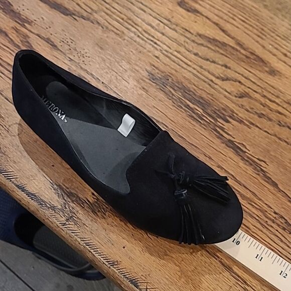 Merona sz 8 faux suade black tassled flats - Picture 3 of 8
